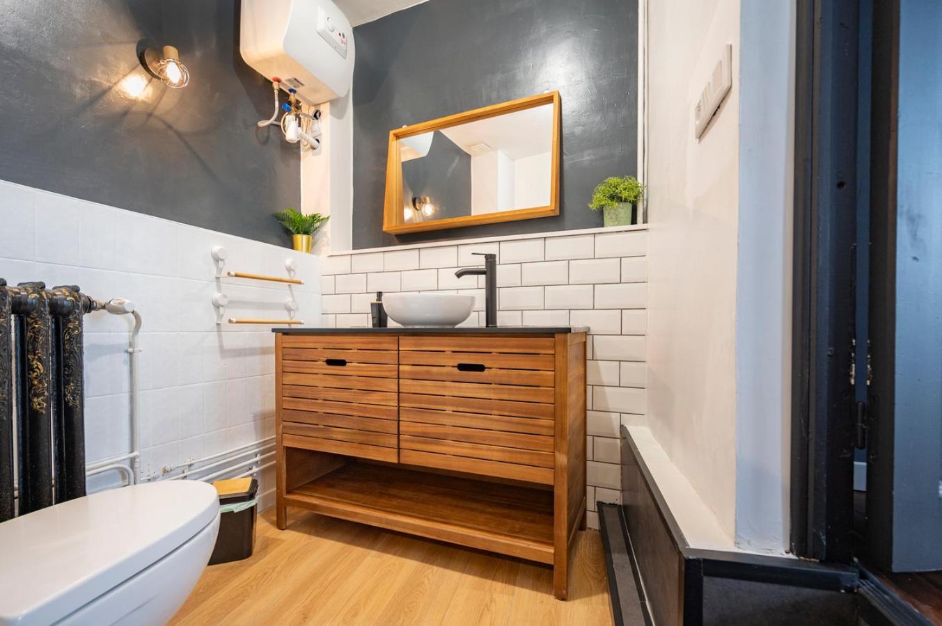 Appartement Spacieux Et Elegant Avec Jardin Montivilliers Exterior foto